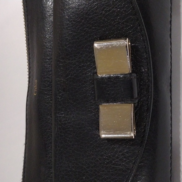 Chloé Black Leather Zip Wallet – Authentic Luxury with Silver Bow Accent 7.5x4" - Picture 3 of 17